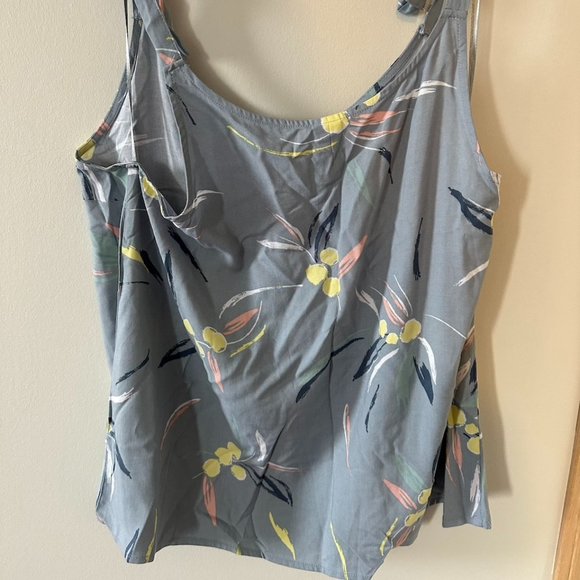 Casual floral tank top - Picture 2 of 4